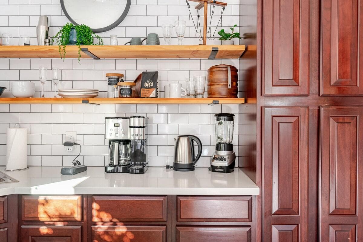 Clean, modern finishes and practical layout make cooking simple and stress-free.